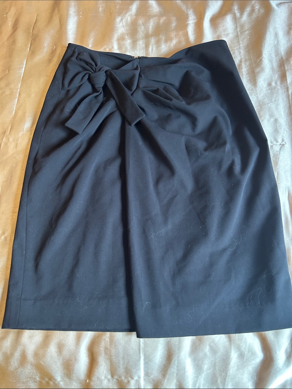 Classic Black Bow-Accent Pencil Skirt